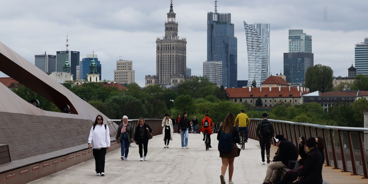 Polski tydzień pracy: rekordy UE i alarm ekspertów 3 Warszawa, zdjęcie ilustracyjne.