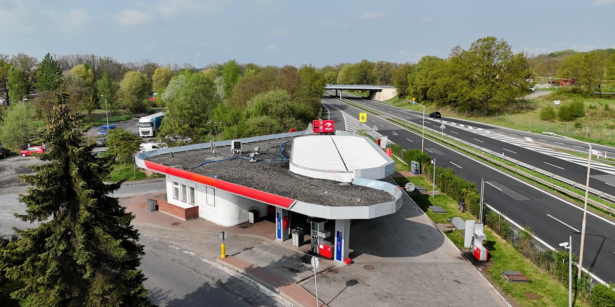 Pomorska Stacja Paliw: Urzędnicy ze Szczecina Podejmują Przełomową Decyzję 2 Stacja paliw Orlen przy autostradzie A6 w pobliżu Kołbaskowa