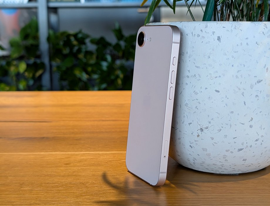 Apple iPhone 17e