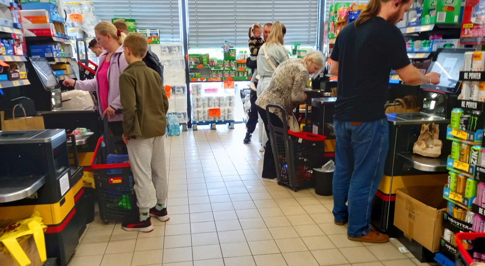 Biedronka: Jak czerwona buźka w aplikacji wpływa na Twoją premię? 2