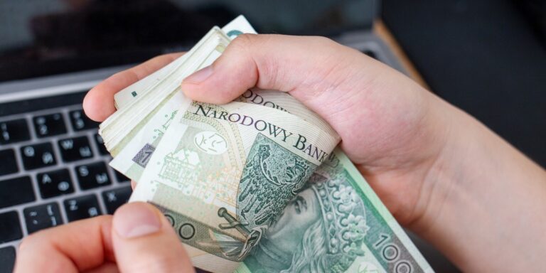 Minimalna płaca 2027: Rząd ujawnia nowe kwoty brutto i netto