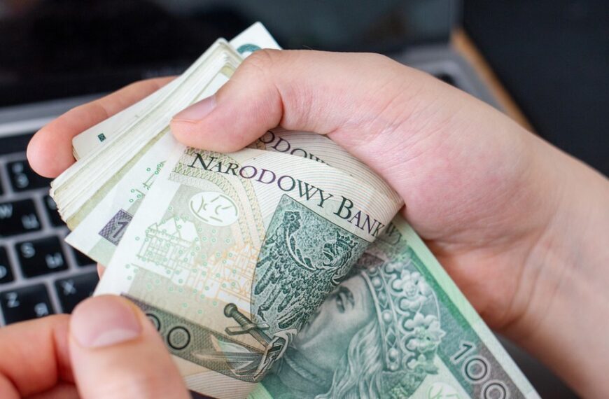 Minimalna płaca 2027: Rząd ujawnia nowe kwoty brutto i netto