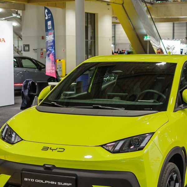 BYD Dolphin Surf rusza na podb&oacute;j Europy: elektryczny przeb&oacute;j w&hellip;