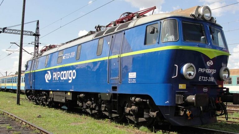 Wielkie zwolnienia w PKP Cargo. Pracę może stracić ponad 4 tys. kolejarzy Wielkie zwolnienia w PKP Cargo. Pracę może stracić ponad 4 tys. kolejarzy