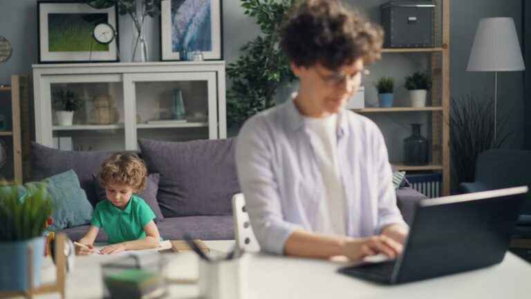 Od pieluch do Excela – ojcowskie urlopy oczami pracodawców Od pieluch do Excela – ojcowskie urlopy oczami pracodawców