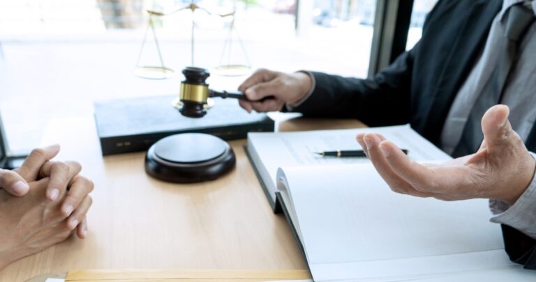 Podział spadku po zmarłych rodzicach. Kto ma do niego prawo? Podział spadku po zmarłych rodzicach. Kto ma do niego prawo?